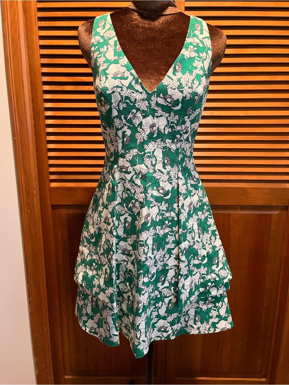 Zara Green & White Floral V-Neck Mini Dress